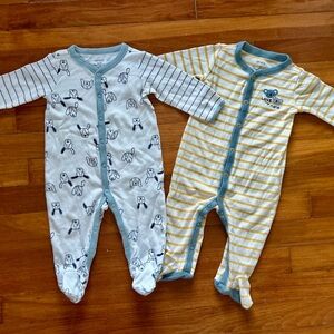 New Carter’s 6M striped Footie Pajama Onesies | Set of 2 | Long Sleeve Bodysuits